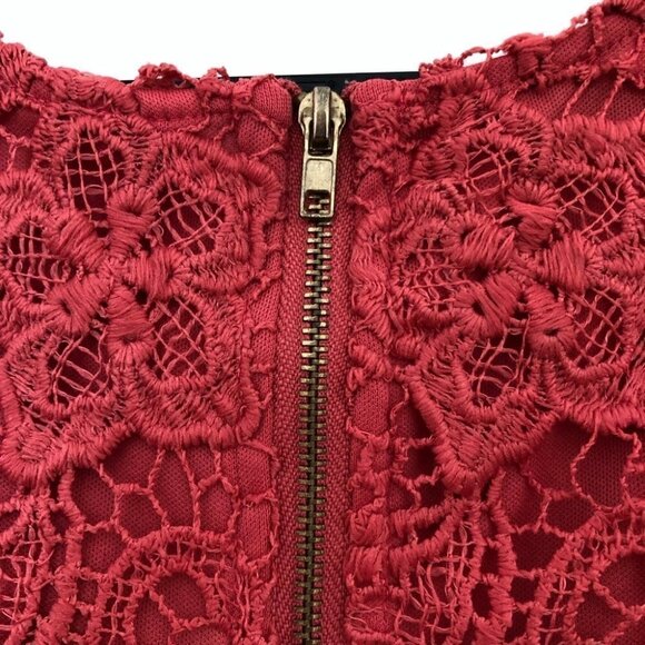 PINK Lace Crochet Tank Top - Picture 4 of 9